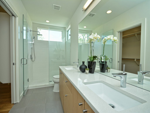 016_Master-Bathroom-sm