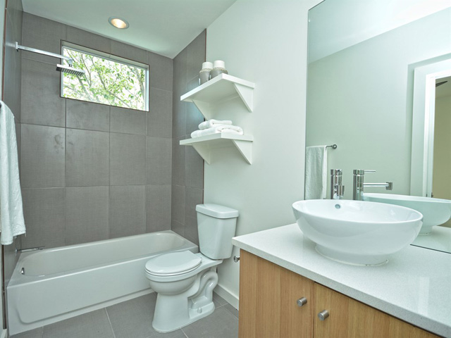 020_2nd Bathroom-sm