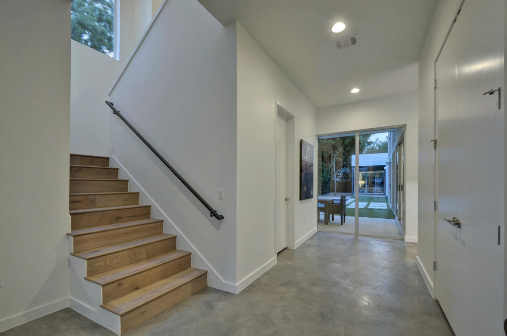 1900 Hether St-large-011-24-Foyer 01-1500x994-72dpi