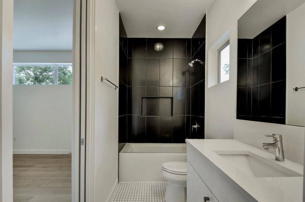 1900 Hether St-large-038-42-Other Bath 01-1500x994-72dpi