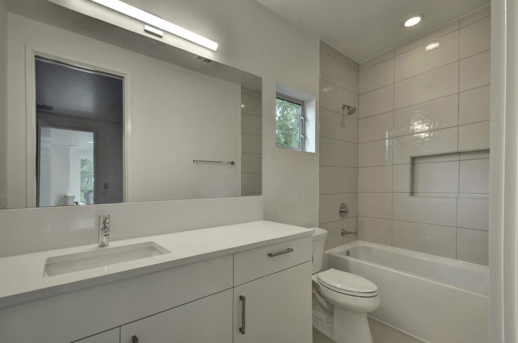 1900 Hether St-large-039-40-Other Bath 02-1500x994-72dpi