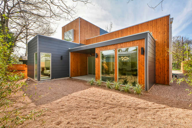 2110 Peach Tree St-small-027-28-Rear Exterior 01-666x445-72dpi