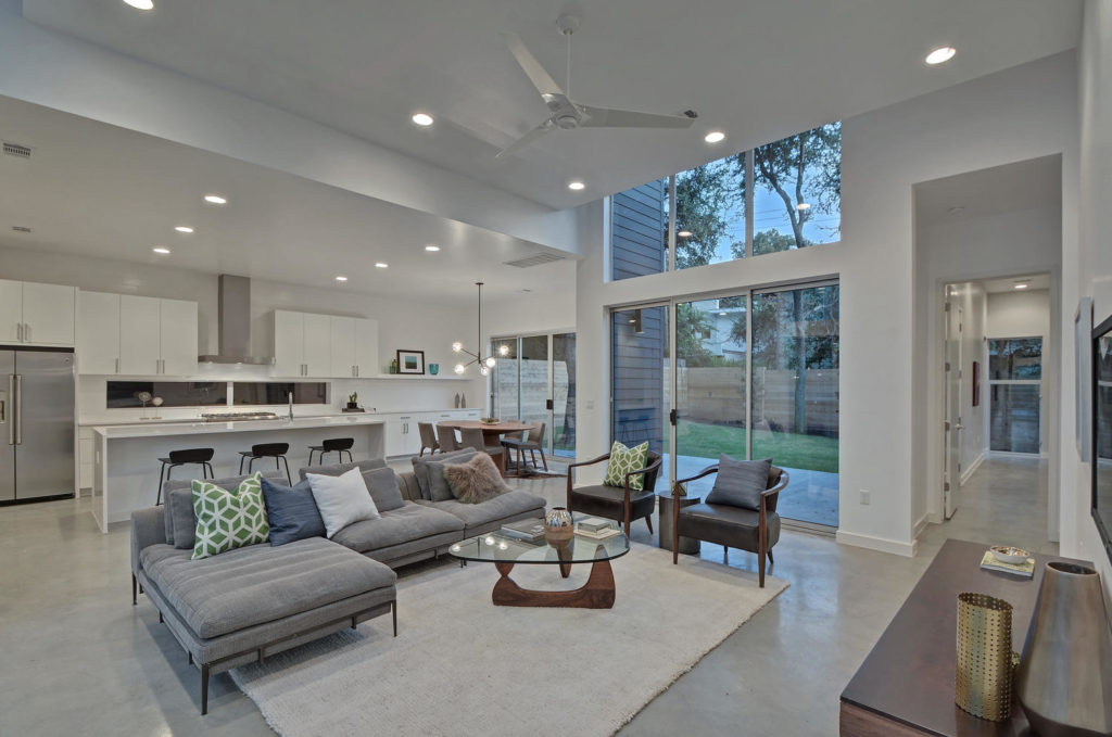 2205 Montclaire St-large-015-52-Family Living 01-1500x994-72dpi