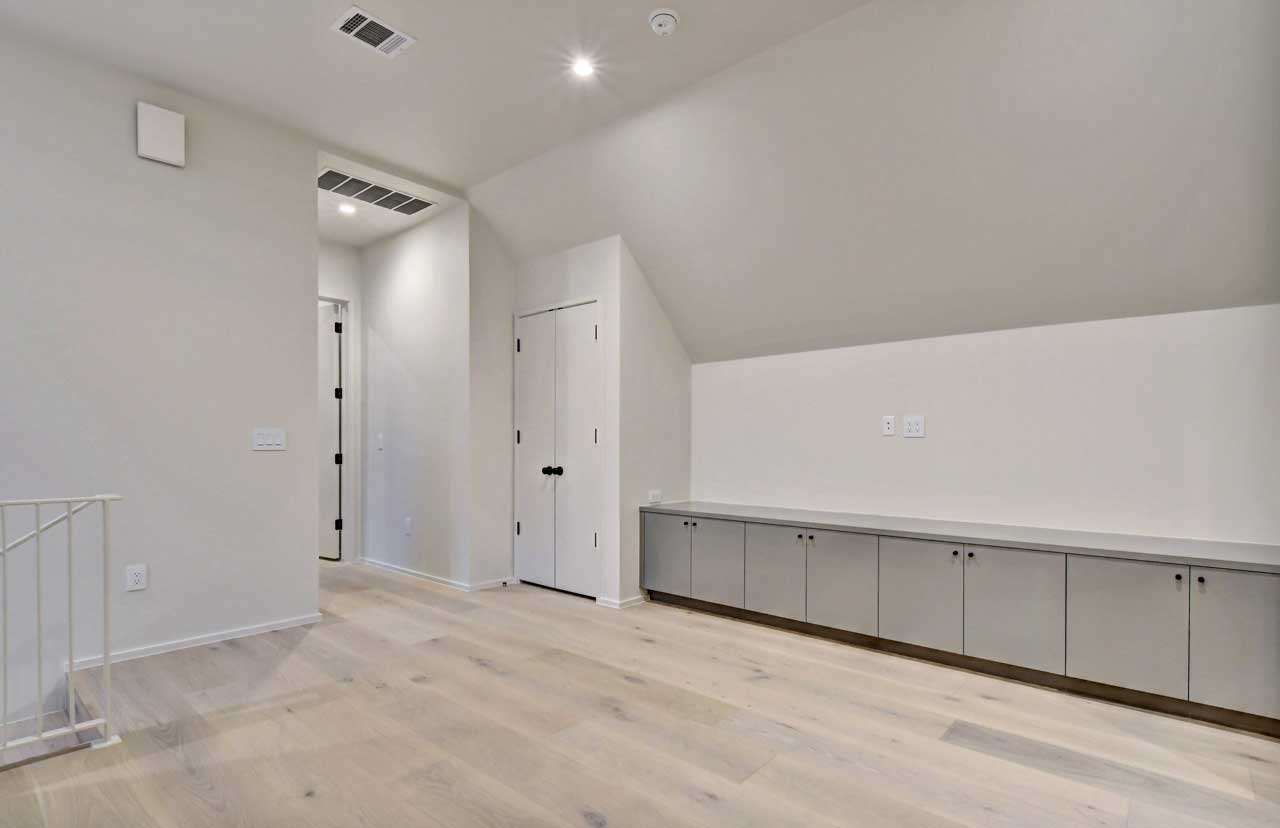 406 W. Milton Residence