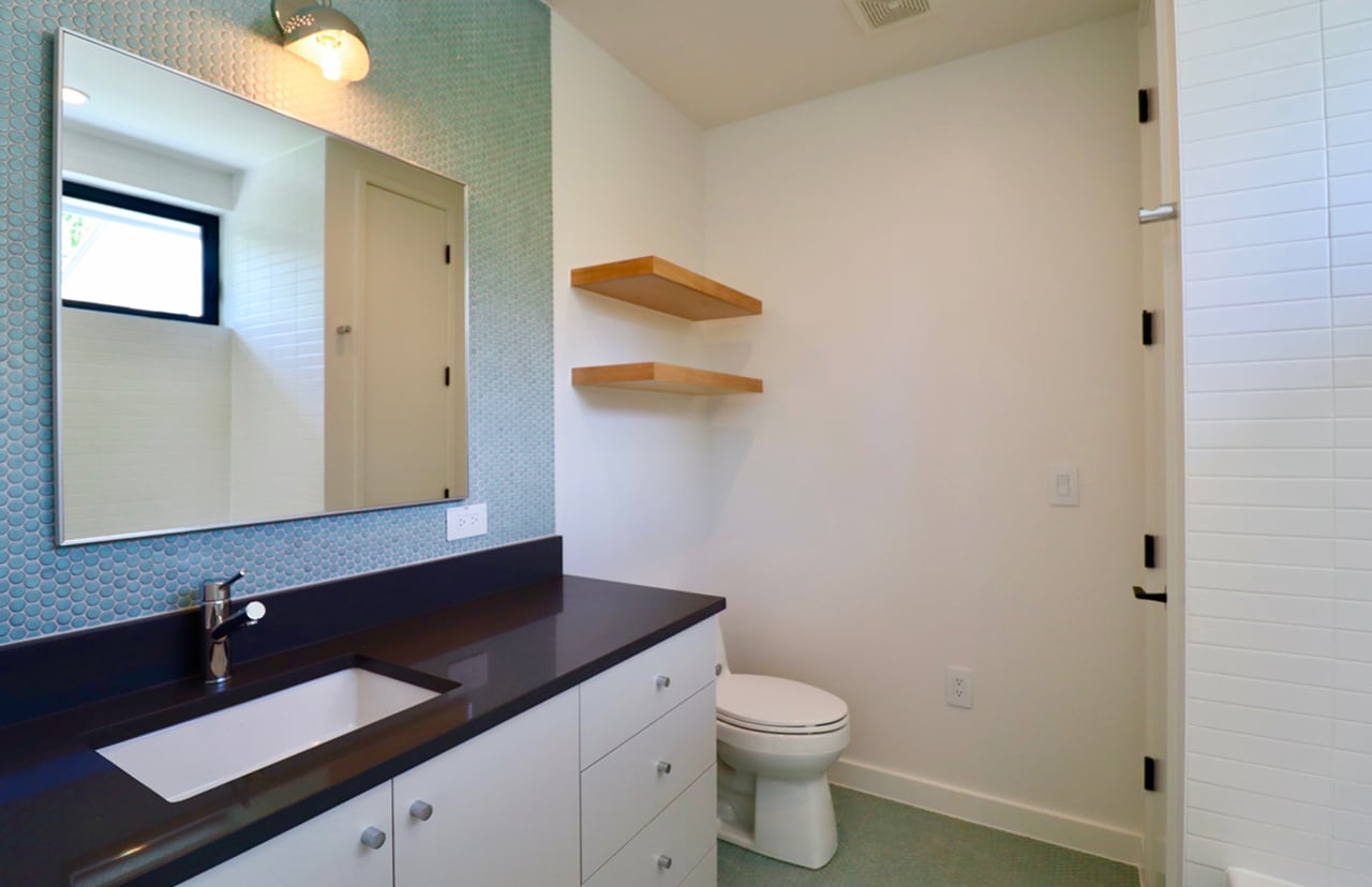 1811 Collier Residence Bath