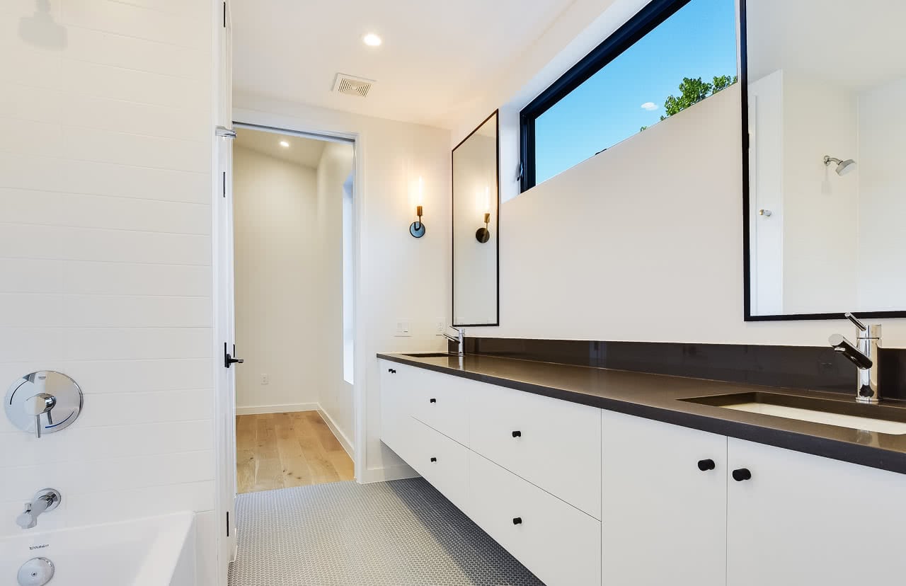 1811 Collier Residence Bath