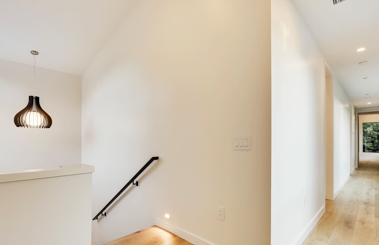 1811 Collier Residence Hallway
