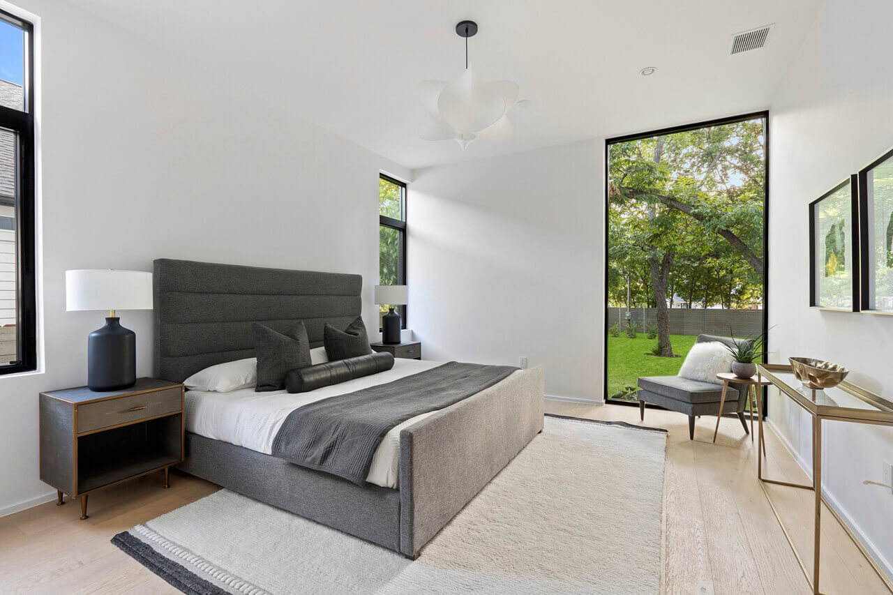 5608 Woodview Residence