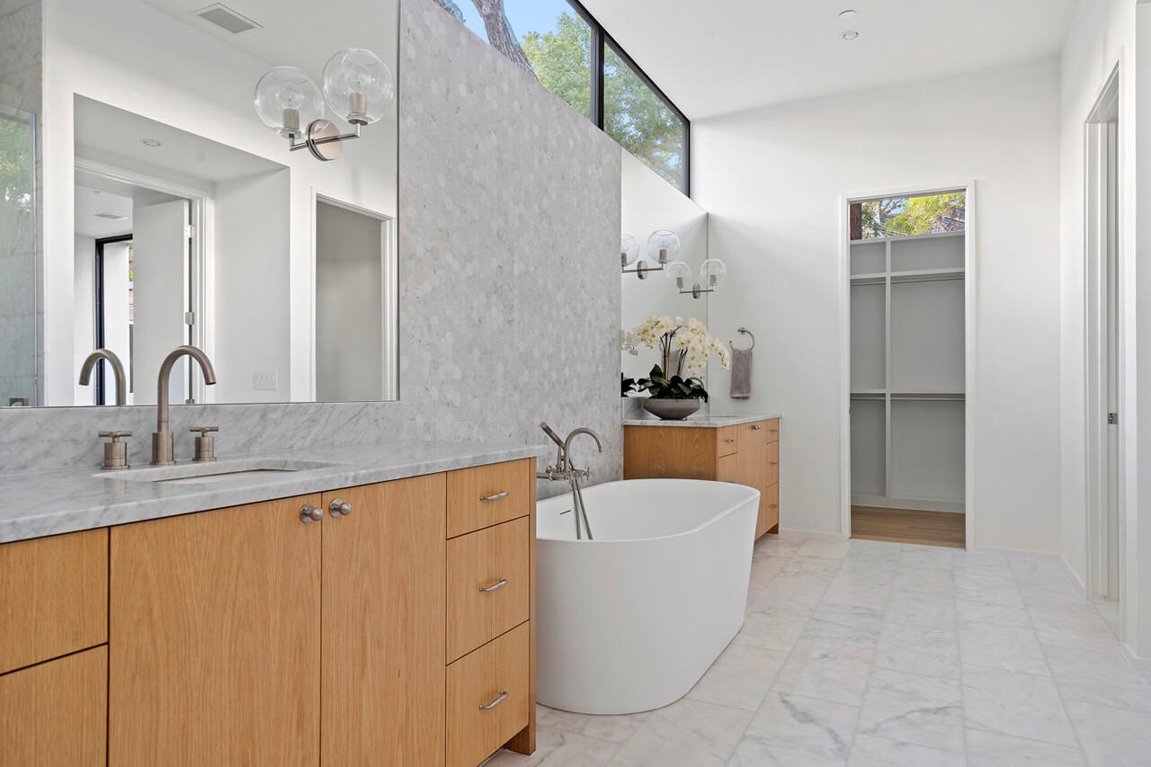 2704 Mountain Laurel Residence