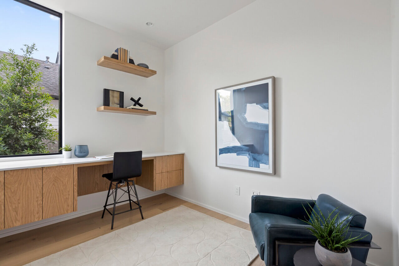 5608 Woodview Residence