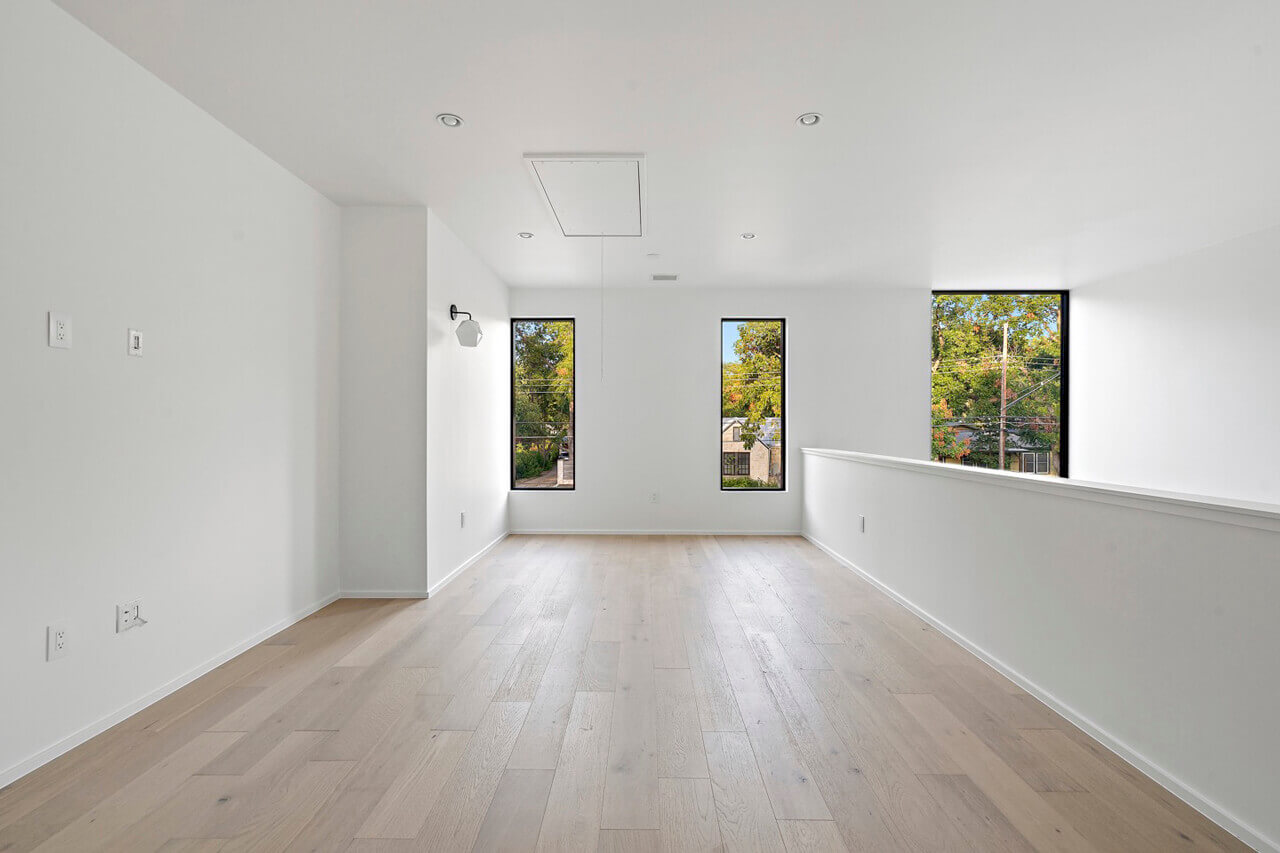 5608 Woodview Residence