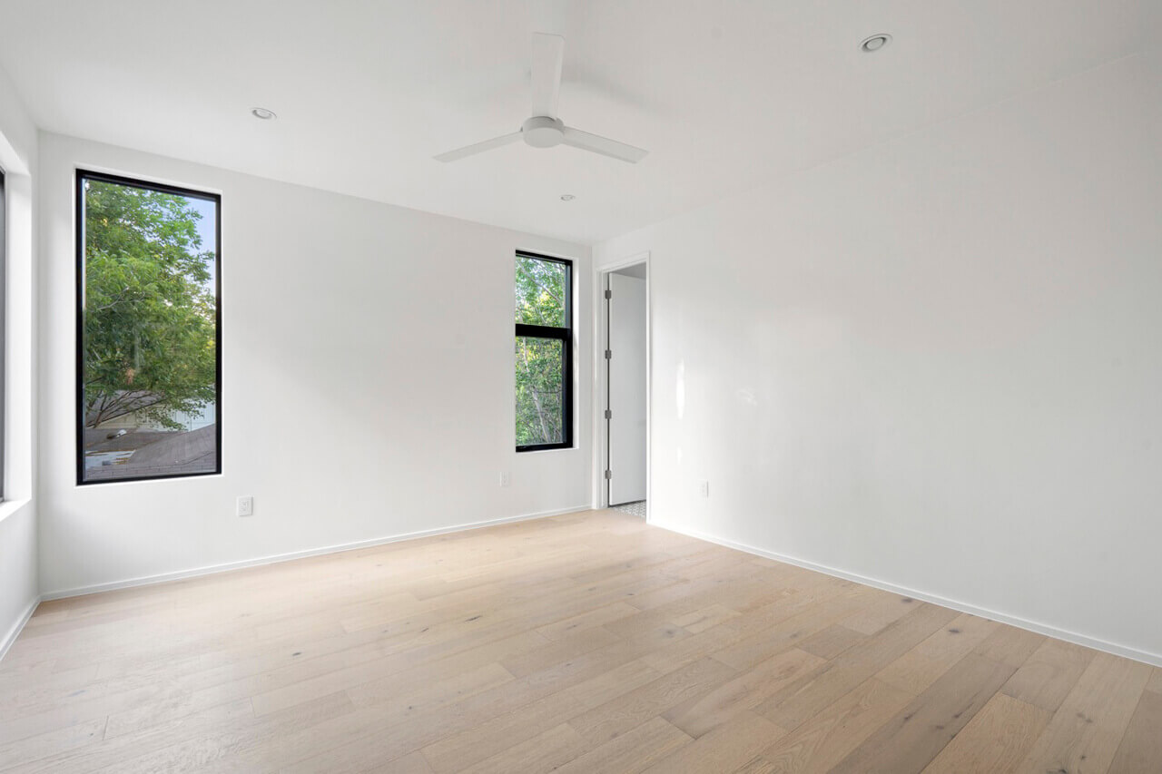 5608 Woodview Residence