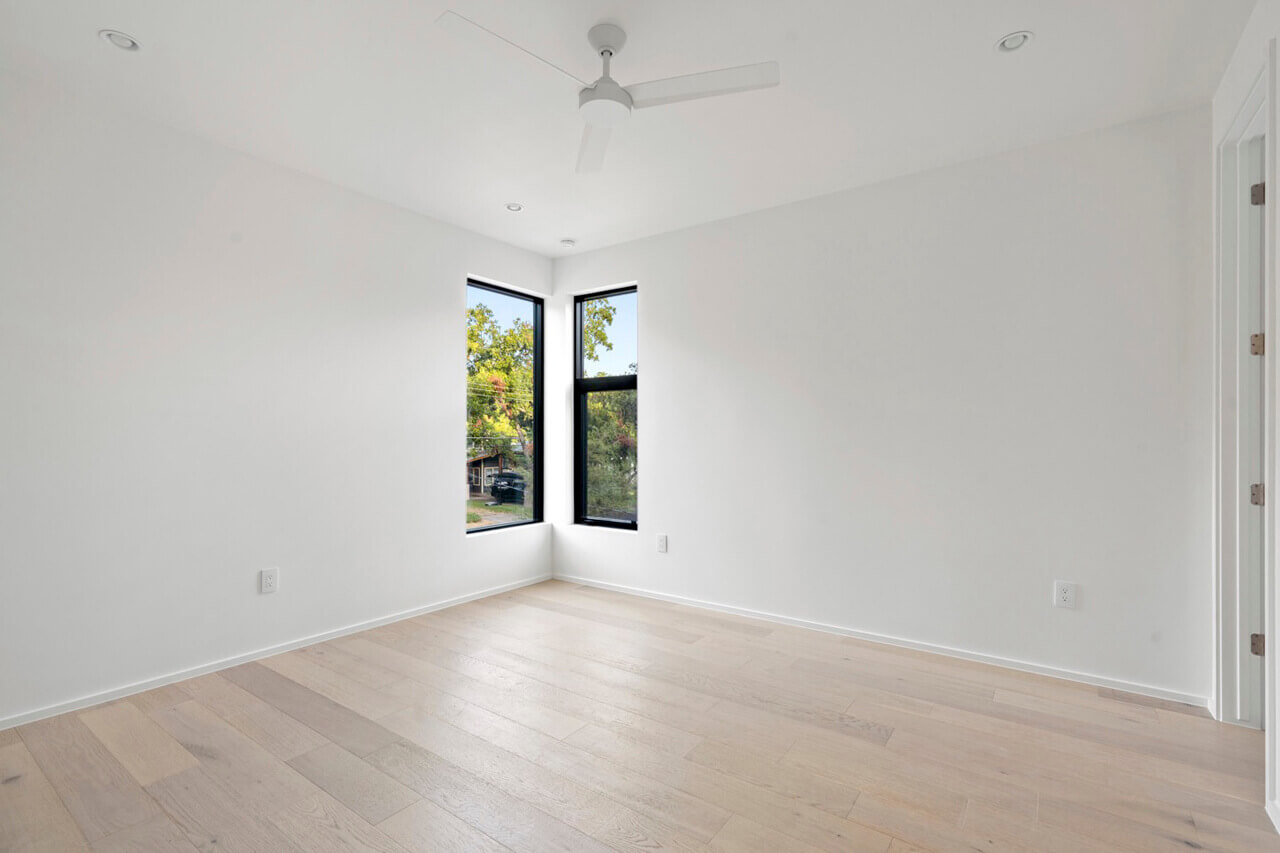 5608 Woodview Residence