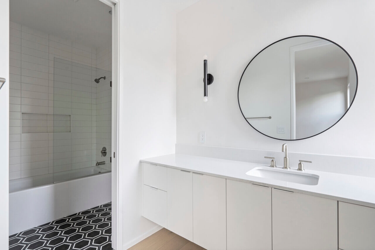 5608 Woodview Residence