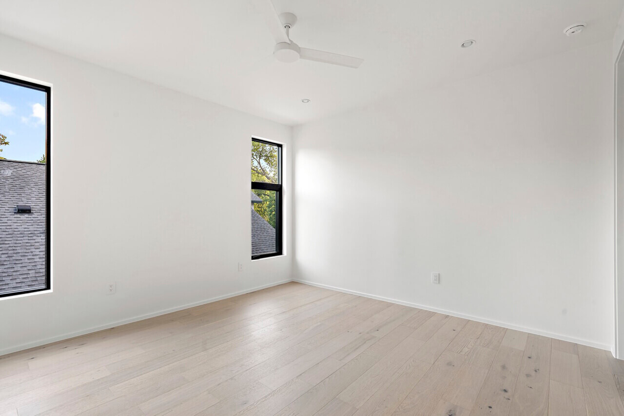 5608 Woodview Residence