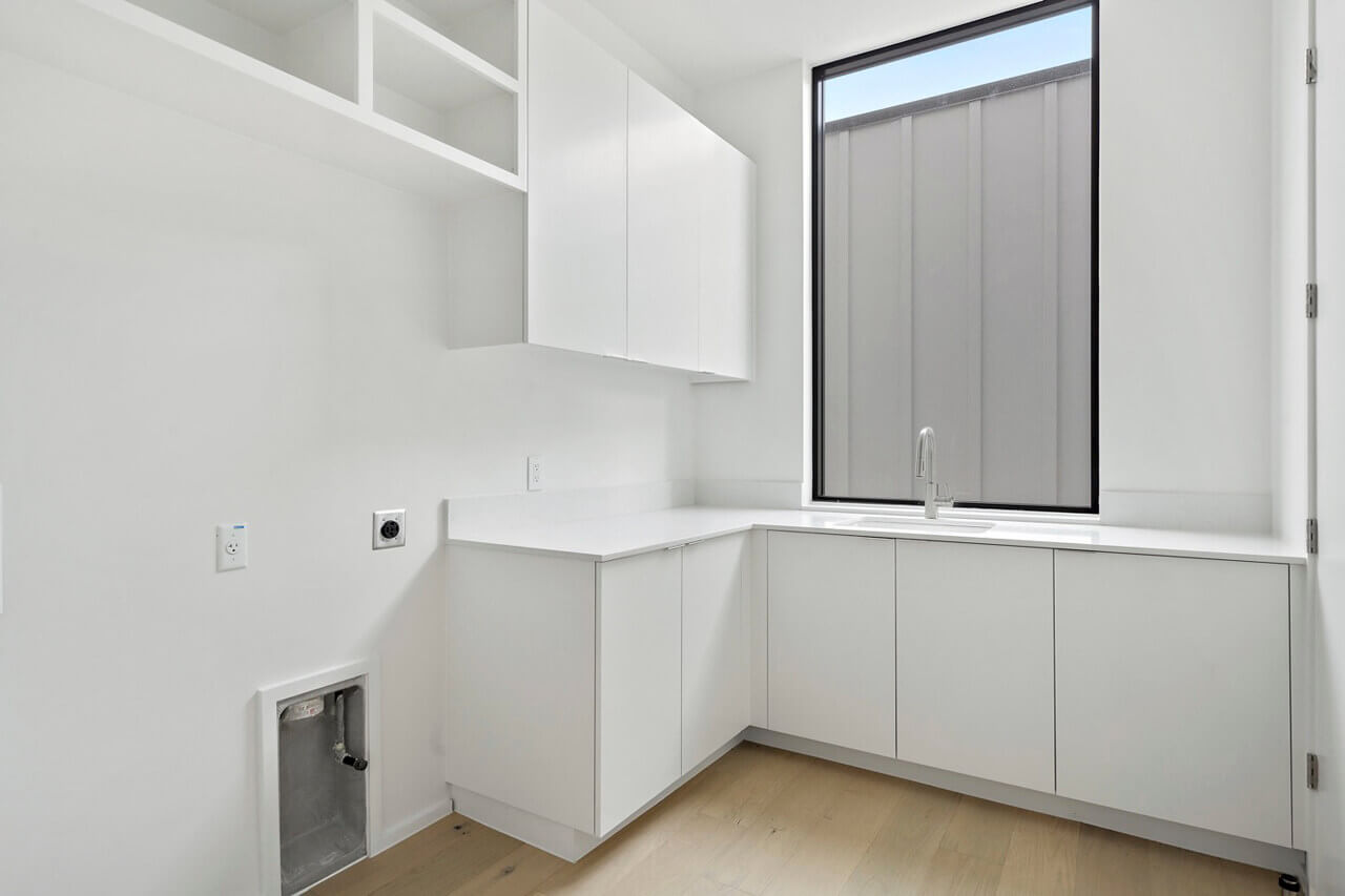 5608 Woodview Residence